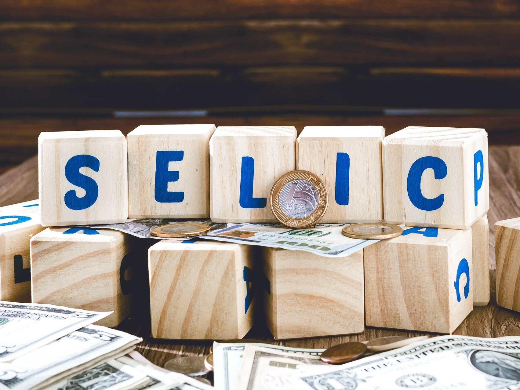 Entendendo a Taxa Selic e o CDI: Conceitos, Diferenças e Impactos